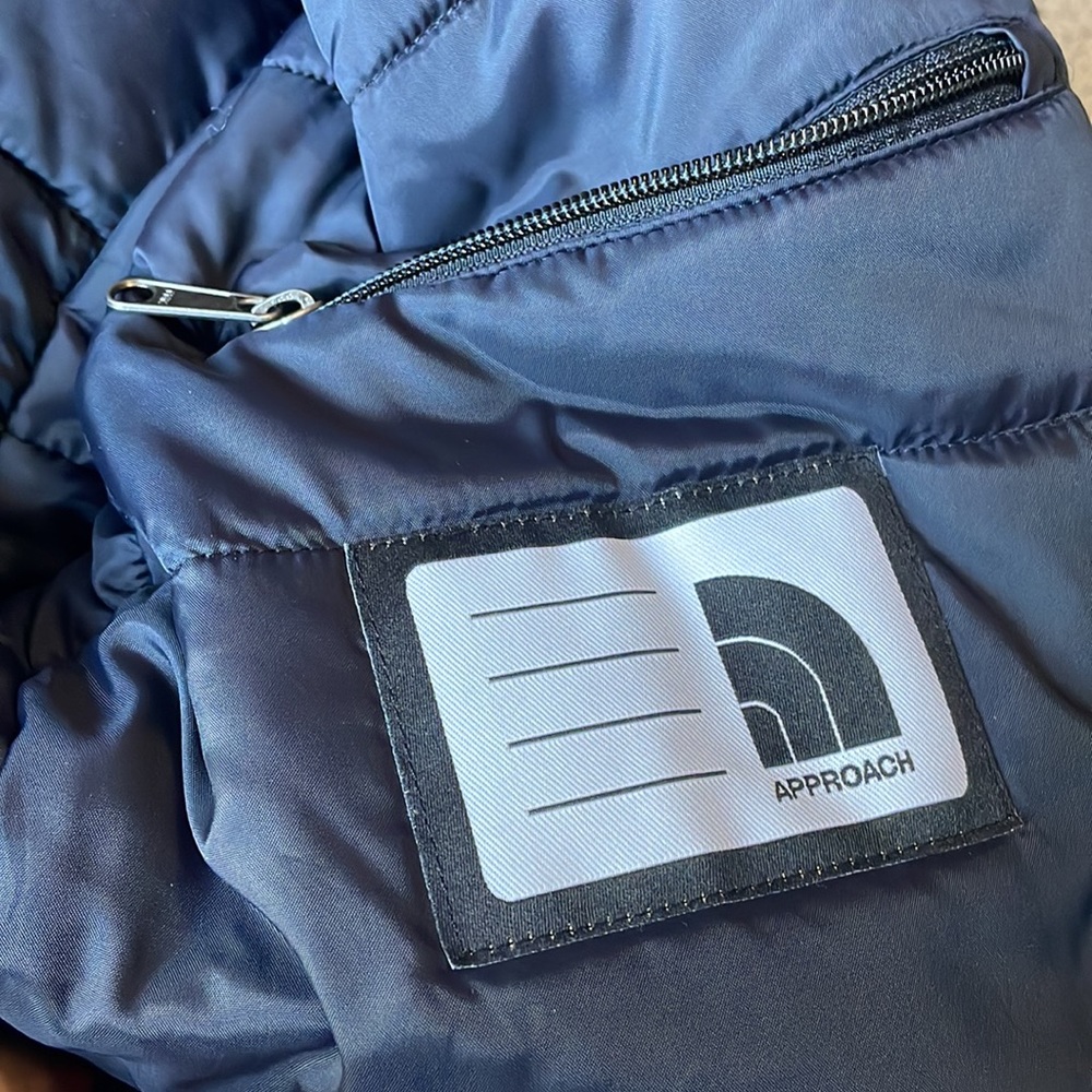 North Face Youth/Junior Jacket - Picture 5 of 9